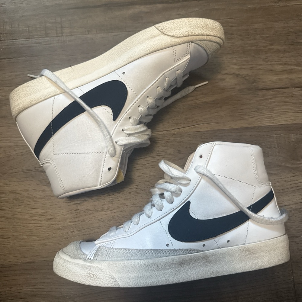 Women's Nike Blazers Mid 77' White High-Top Sneakers with Black Swoosh - Picture 2 of 5
